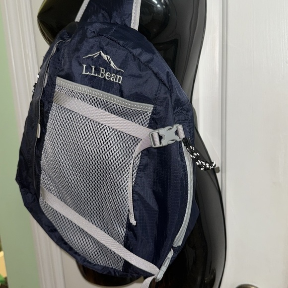 L.L.Bean Navy Blue/Grey Stowaway Sling One Strap Backpack Medium Sized Bag - Picture 2 of 9